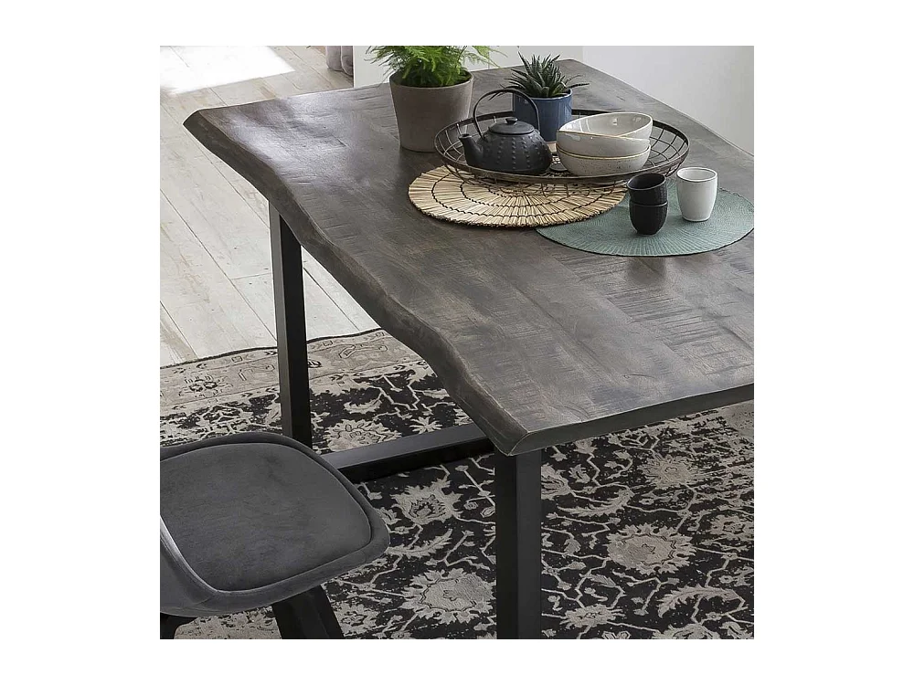 Baumkanten Esszimmertisch aus Mangobaum Massivholz und Stahl Grau