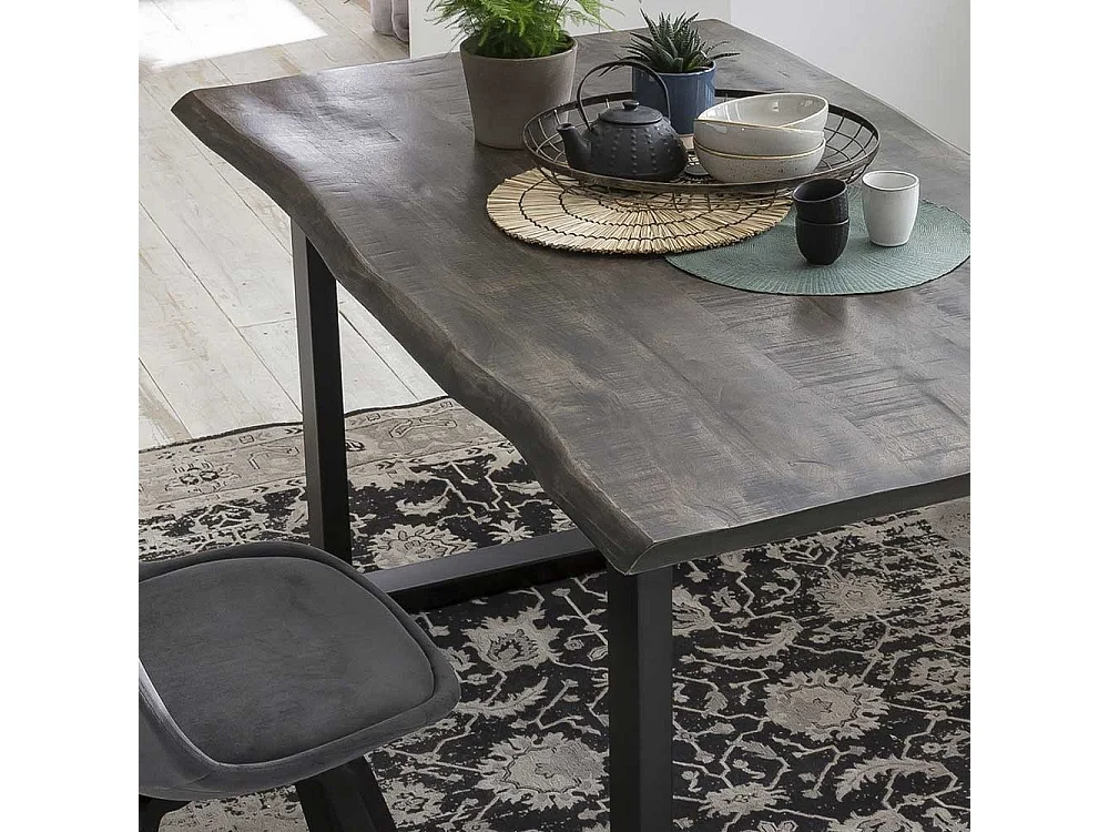 Baumkanten Esszimmertisch aus Mangobaum Massivholz und Stahl Grau