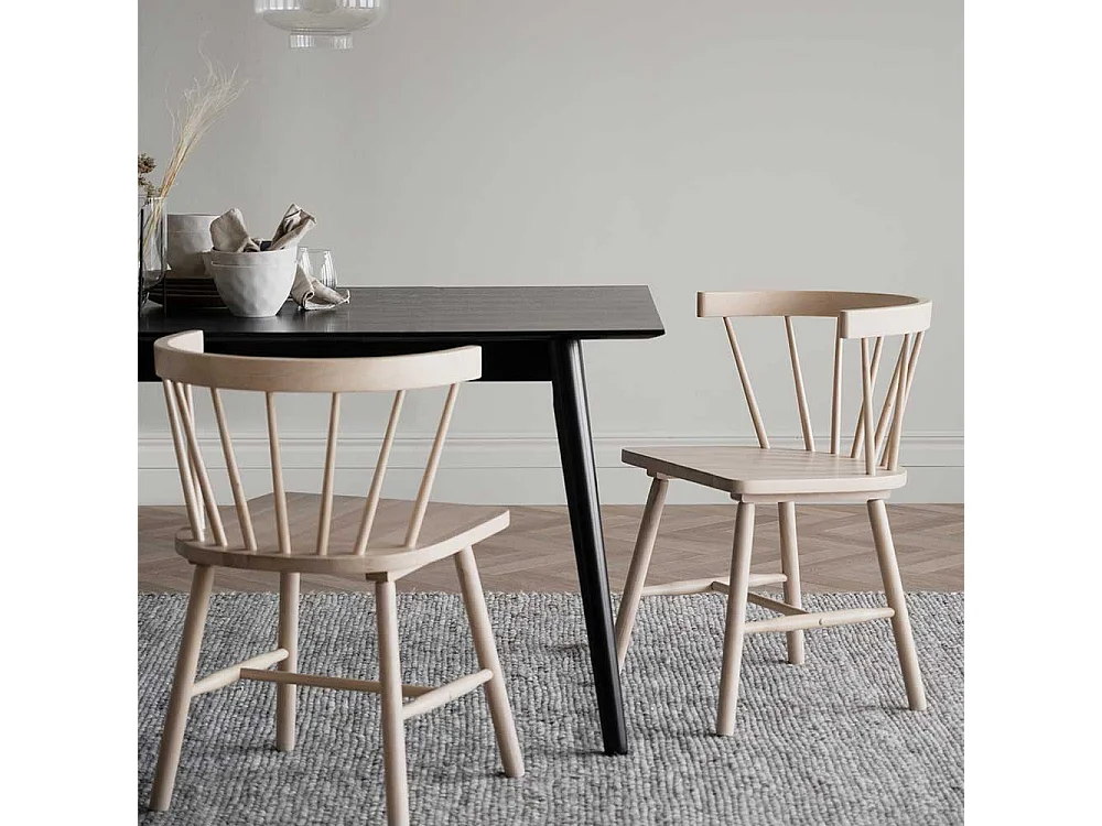 Schwarzer Tisch in modernem Design Küche und Esszimmer