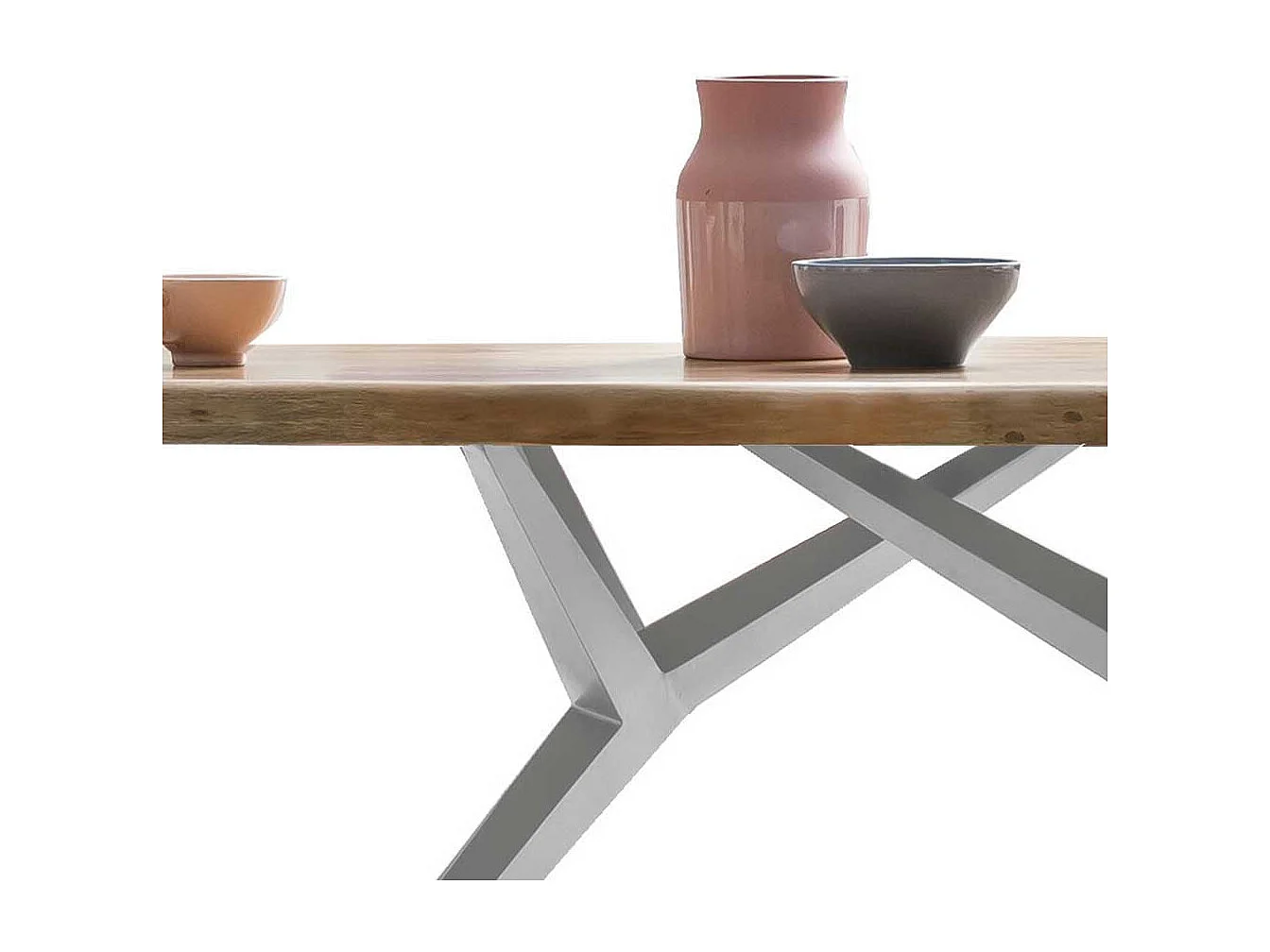 Küchentisch aus Akazie Massivholz und Eisen modern