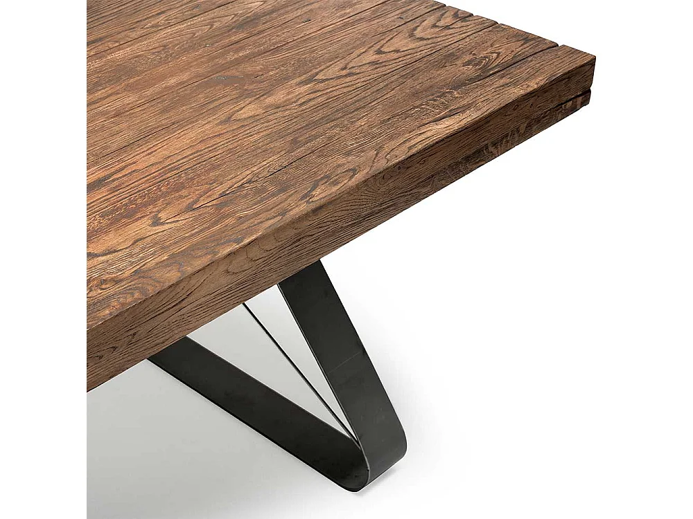 Esszimmer Tisch aus Asteiche Massivholz Bügelgestell aus Metall