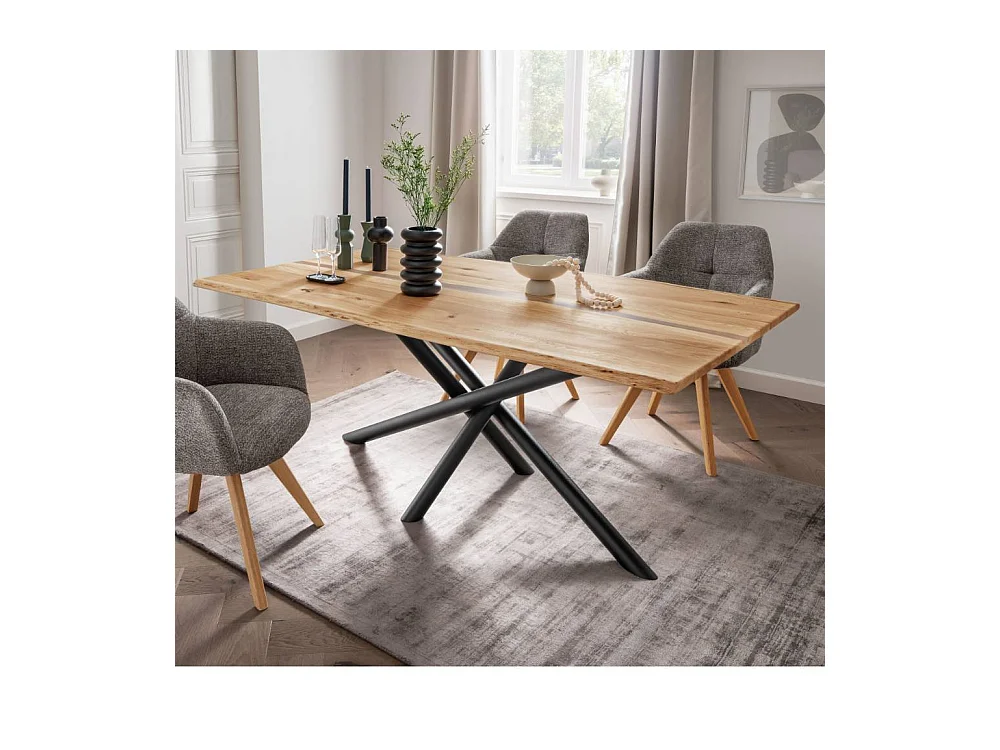 Esstisch Massivholztisch mit natürlicher Baumkante in modernem Design