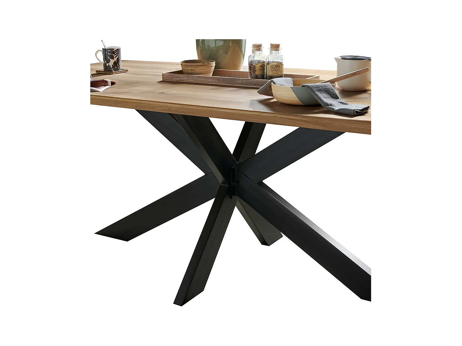 Esszimmertisch aus Wildeiche Massivholz und Stahl Spider Gestell