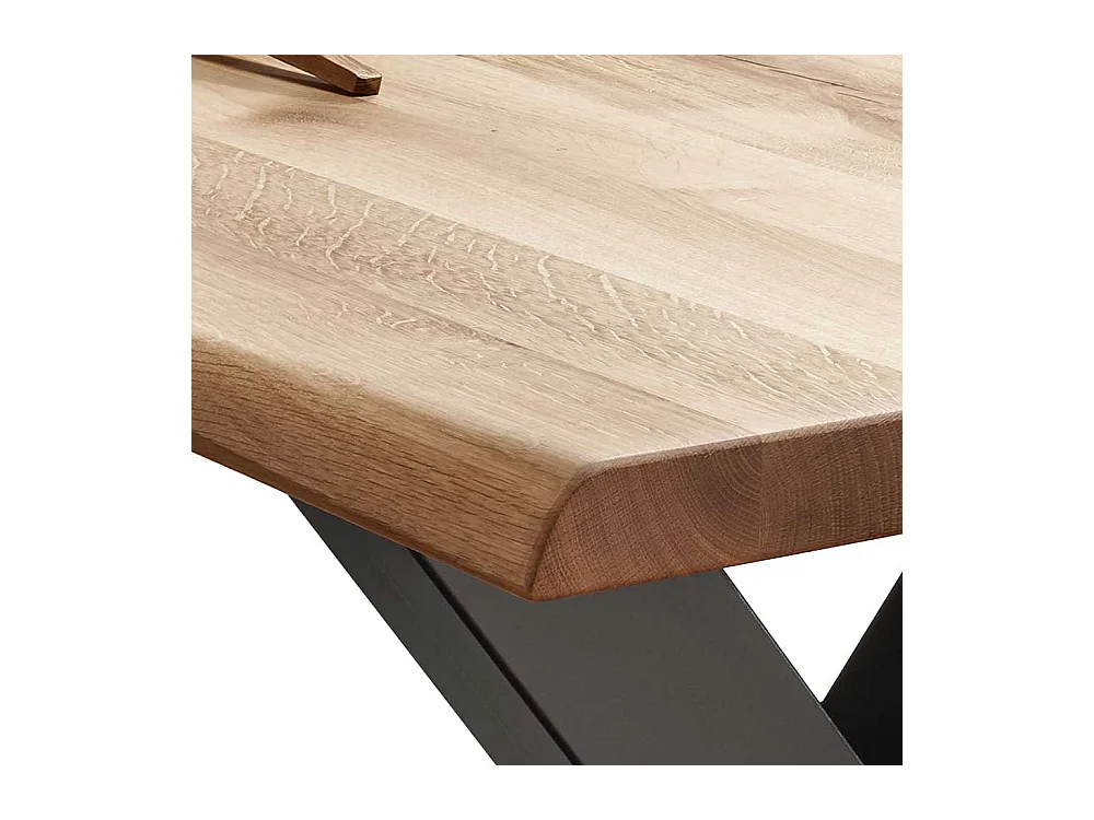 Esszimmer Tisch aus Wildeiche Massivholz und Stahl X-Fußgestell