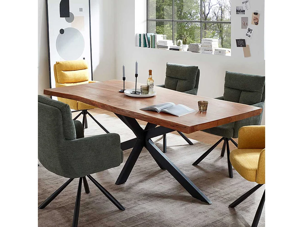 Esstisch im rustikalen Stil Massivholzplatte und Spider Gestell