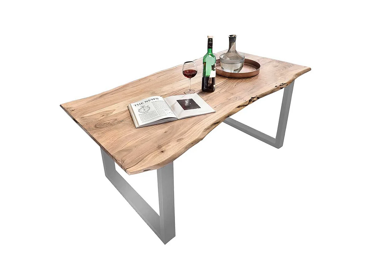 Tisch aus Akazie Massivholz und Stahl Baumkante
