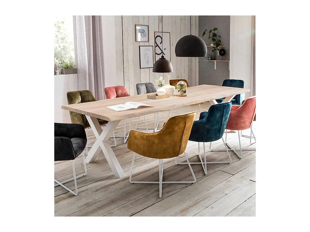 Esszimmertisch mit natürlicher Baumkante X Gestell