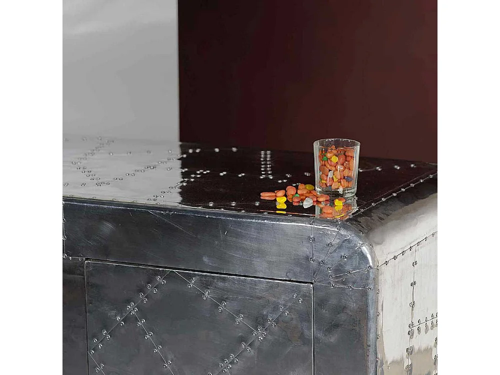 Anrichte im Industry Look ausgefallen