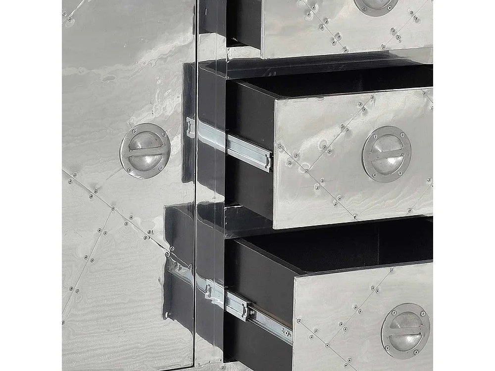 Anrichte im Industry Look ausgefallen