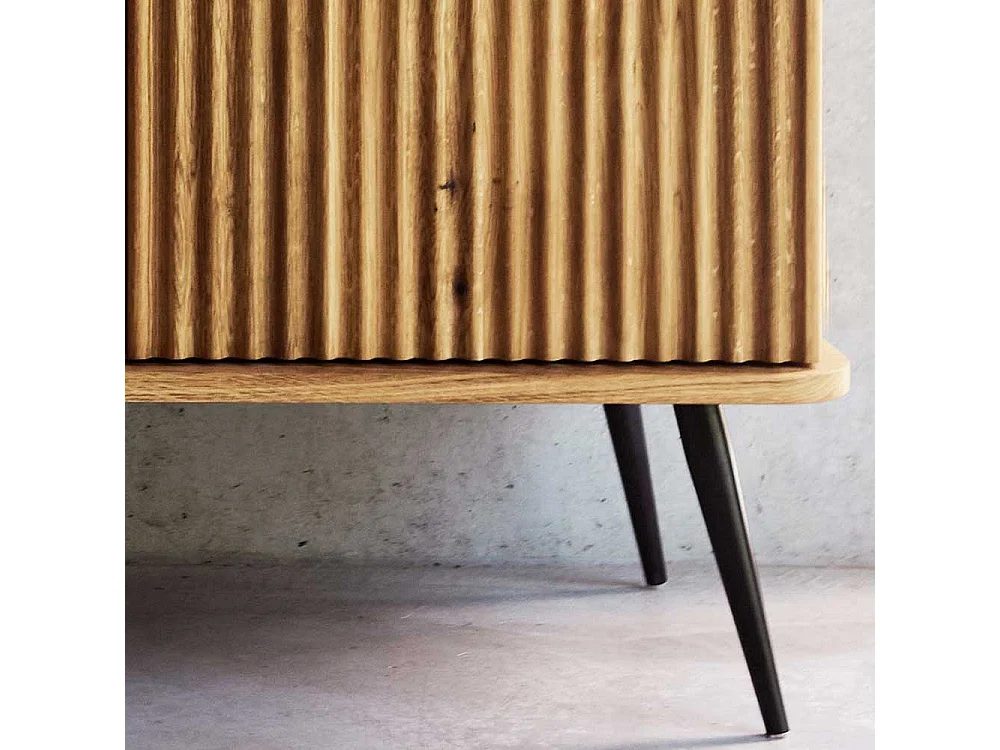 Massivholz Sideboard Wildeiche mit 3 Drehtüren Vierfußgestell aus Metall