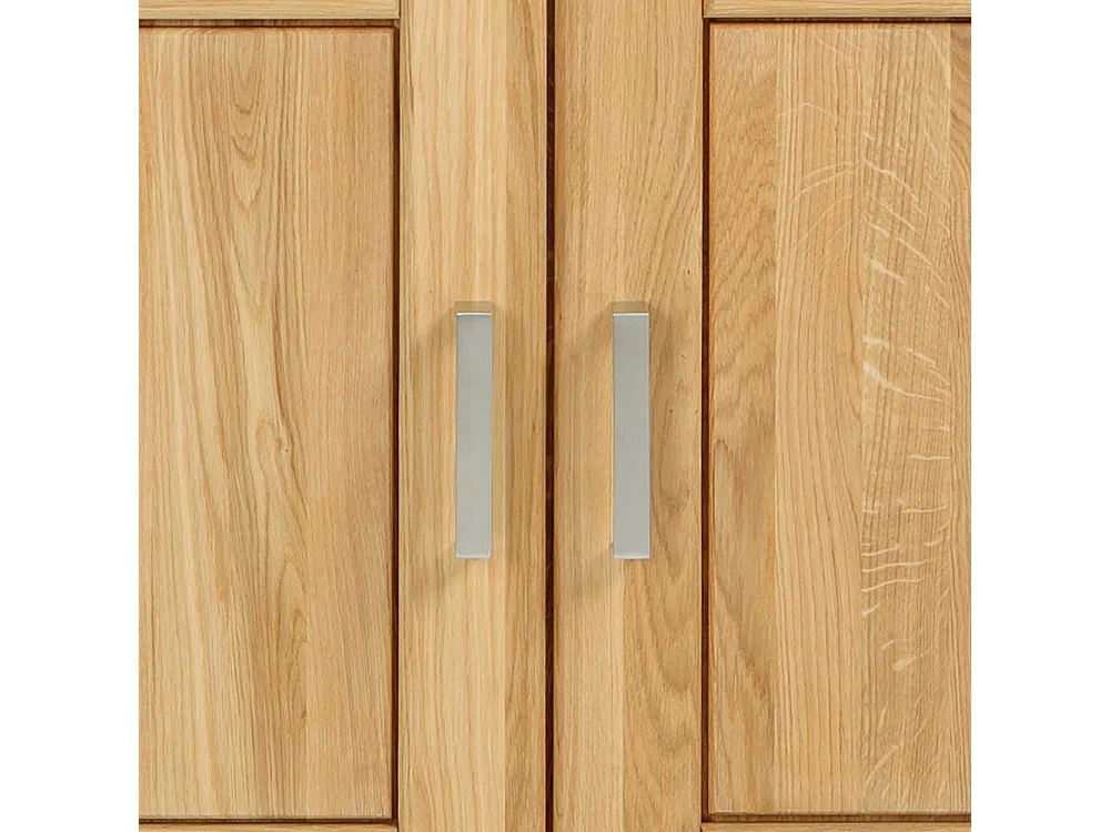 Wohnzimmer Anrichte aus Wildeiche Massivholz 202 cm breit