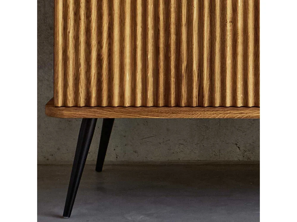 Wildeiche Sideboard modern mit Drehtüren Vierfußgestell aus Metall