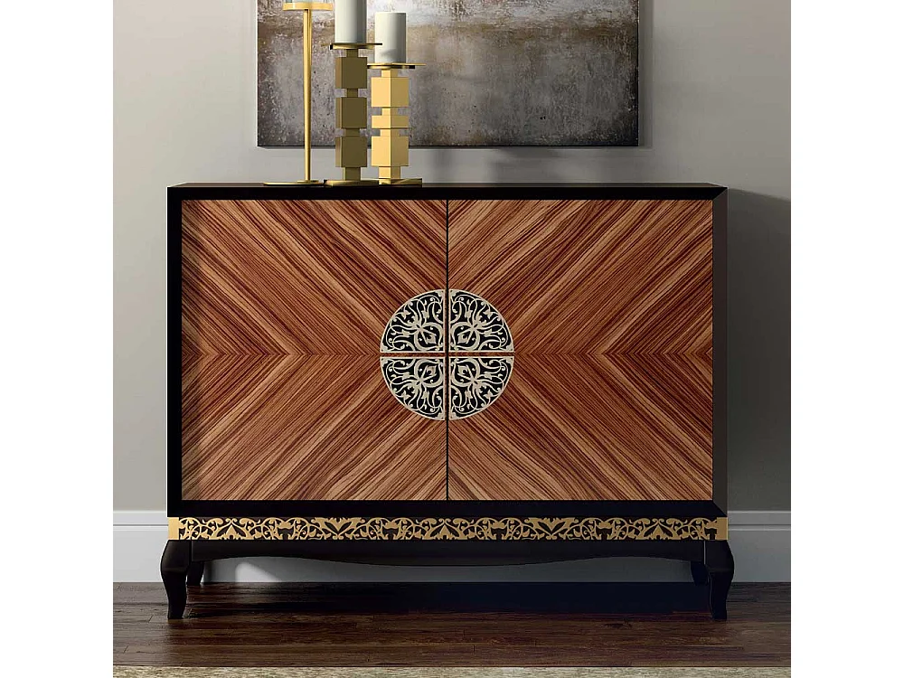 Design Sideboard im italienischen Style auffällig verziert