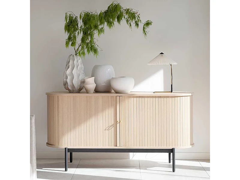Skandi Stil Sideboard in Eiche White Wash Vierfußgestell aus Metall