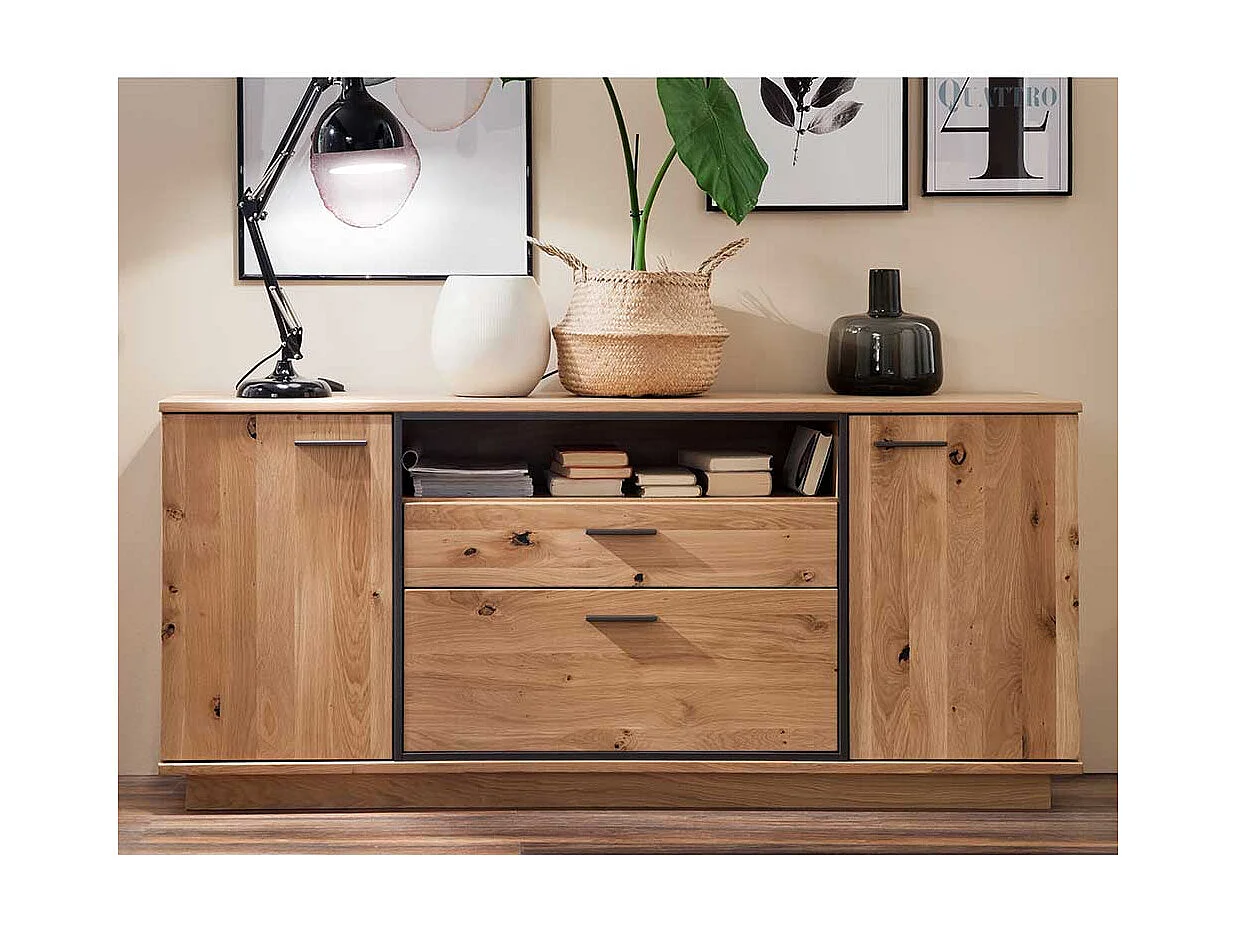 Wohnzimmerkommode aus Asteiche teilmassiv 180 cm breit