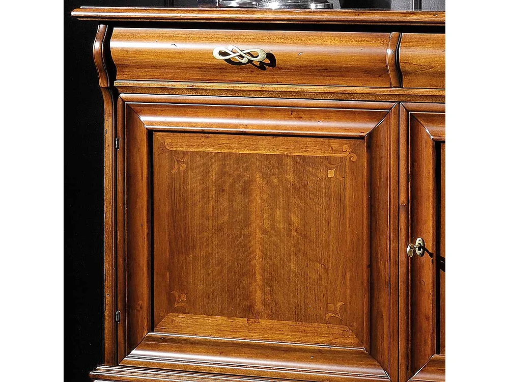 Sideboard in Nussbaumfarben italienischen Design