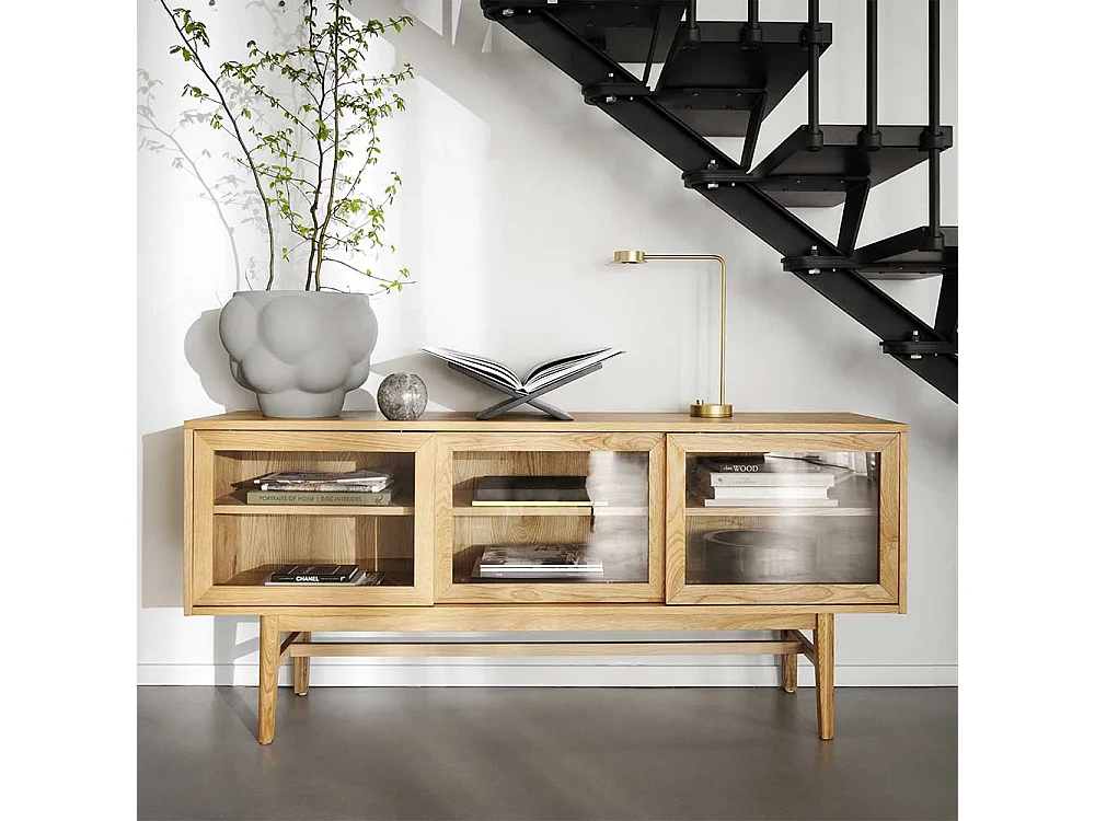 Modernes Vitrinen Sideboard in Eichefarben drei Glastüren