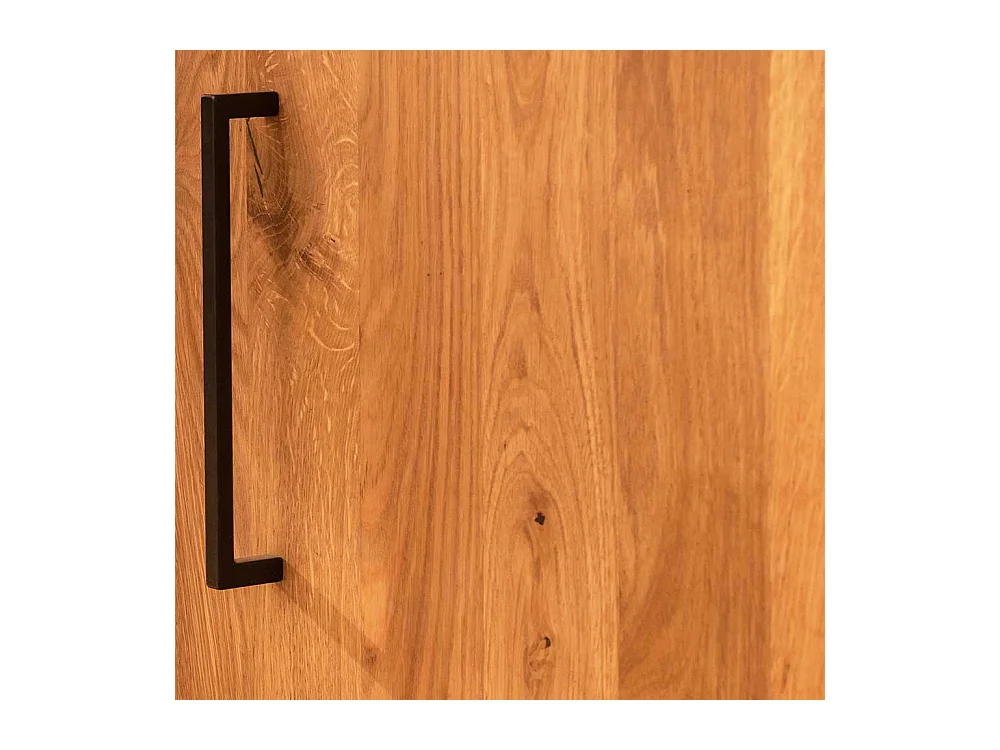 Sideboard Wildeiche geölt mit 3 Drehtüren Vierfußgestell aus Metall