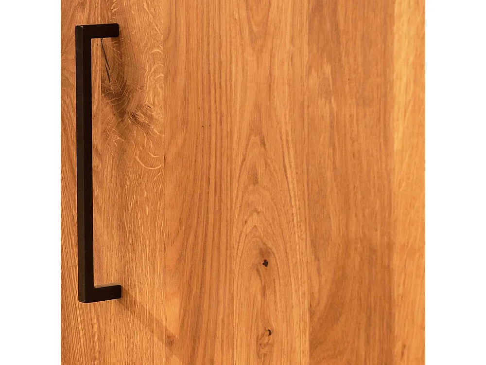 Sideboard Wildeiche geölt mit 3 Drehtüren Vierfußgestell aus Metall