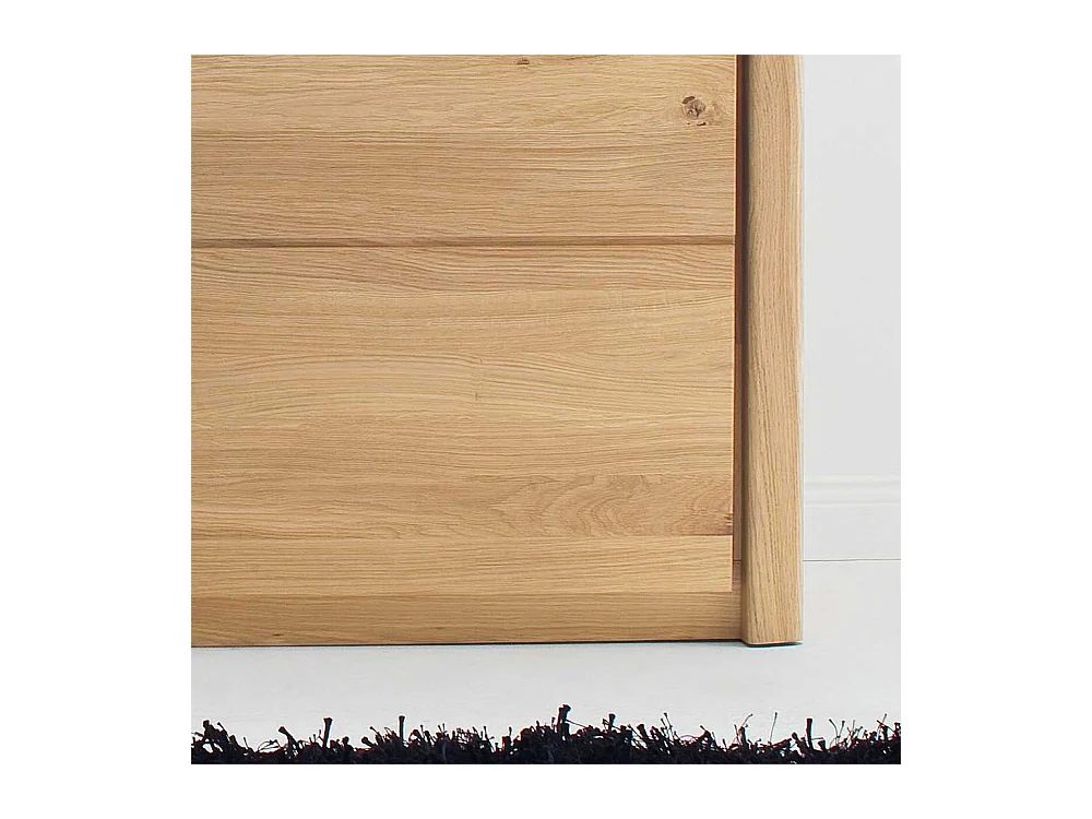 Anrichte aus Wildeiche Massivholz hell geölt