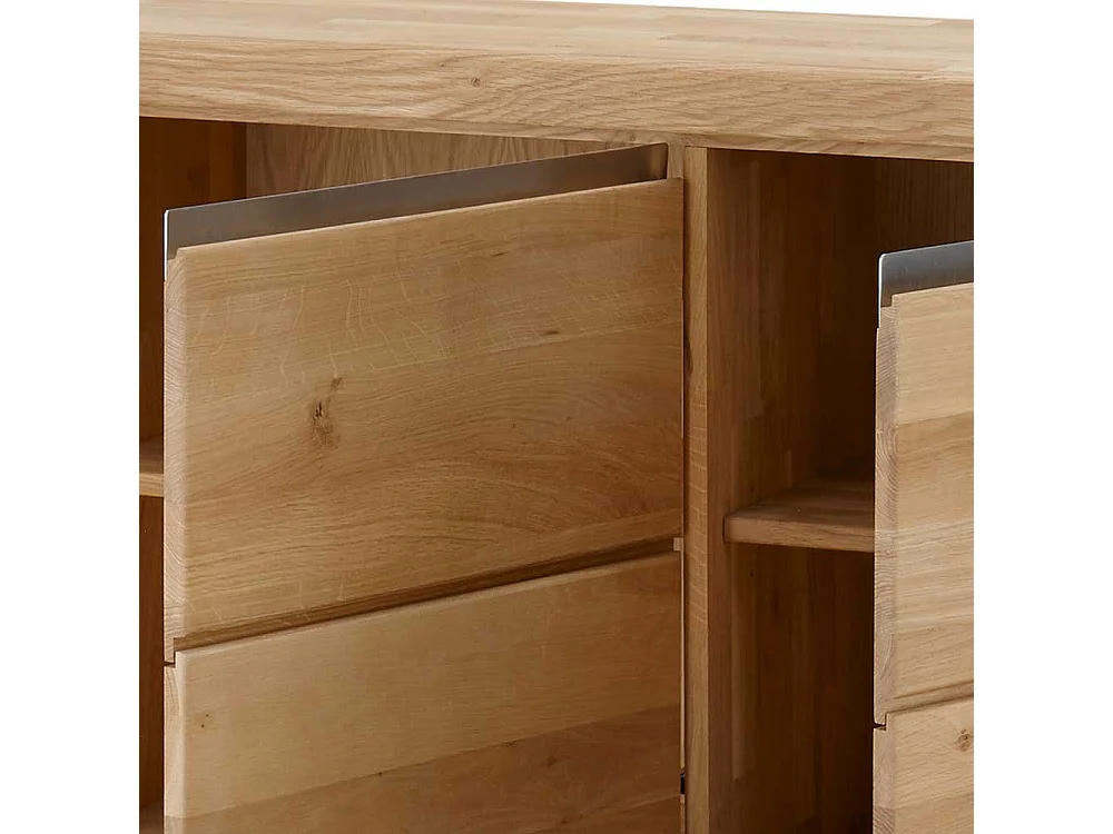 Anrichte aus Wildeiche Massivholz hell geölt