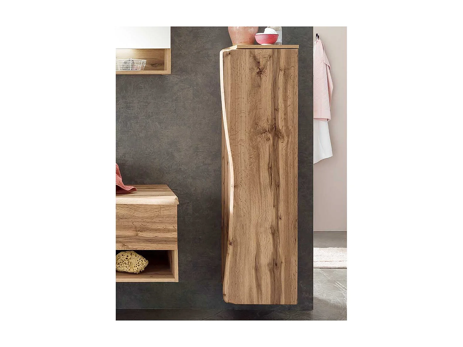 Seitenschrank Bad in Wildeichefarben Baumkante Holzoptik