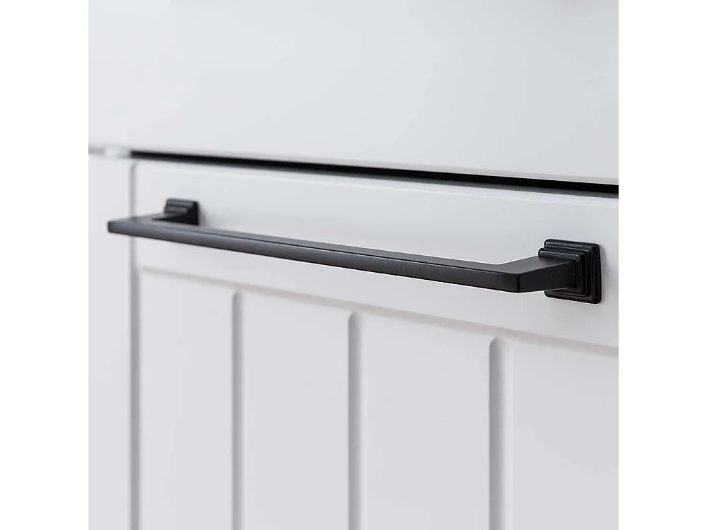 Badezimmer Unterschrank in Eichefarben und Weiß Landhausstil