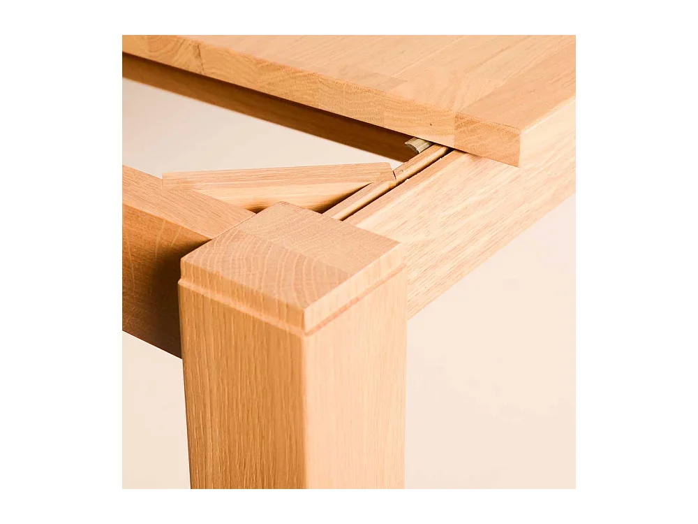 Esszimmertisch aus Eiche massiv geölt ausziehbar