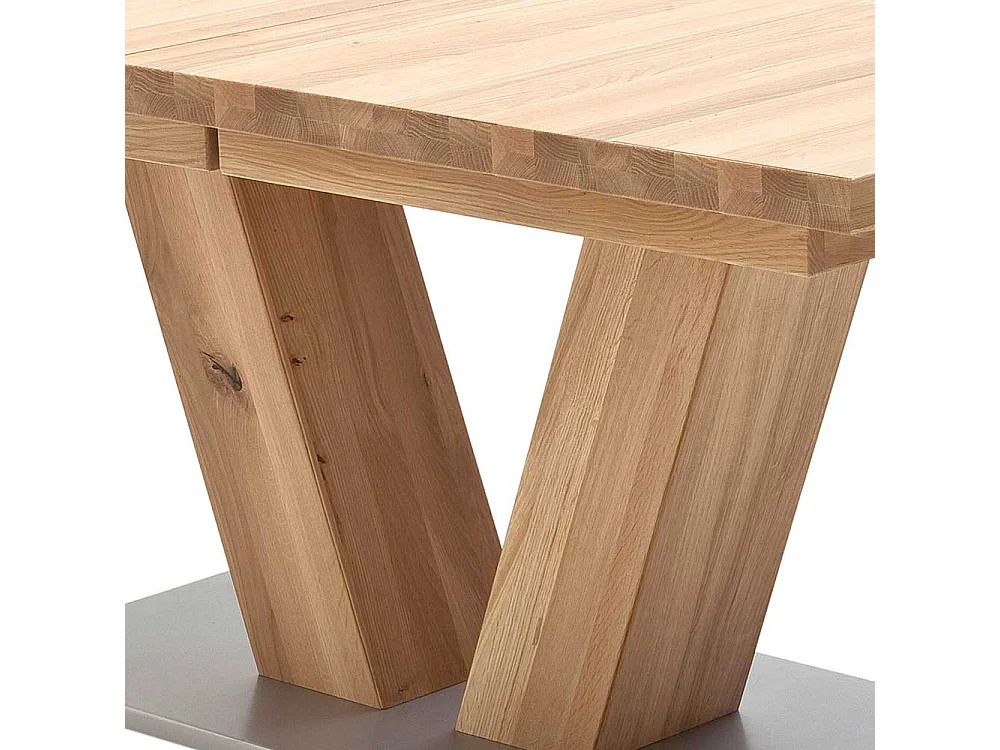 Ausziehbarer Tisch mit V-Fußgestell Eiche Massivholz