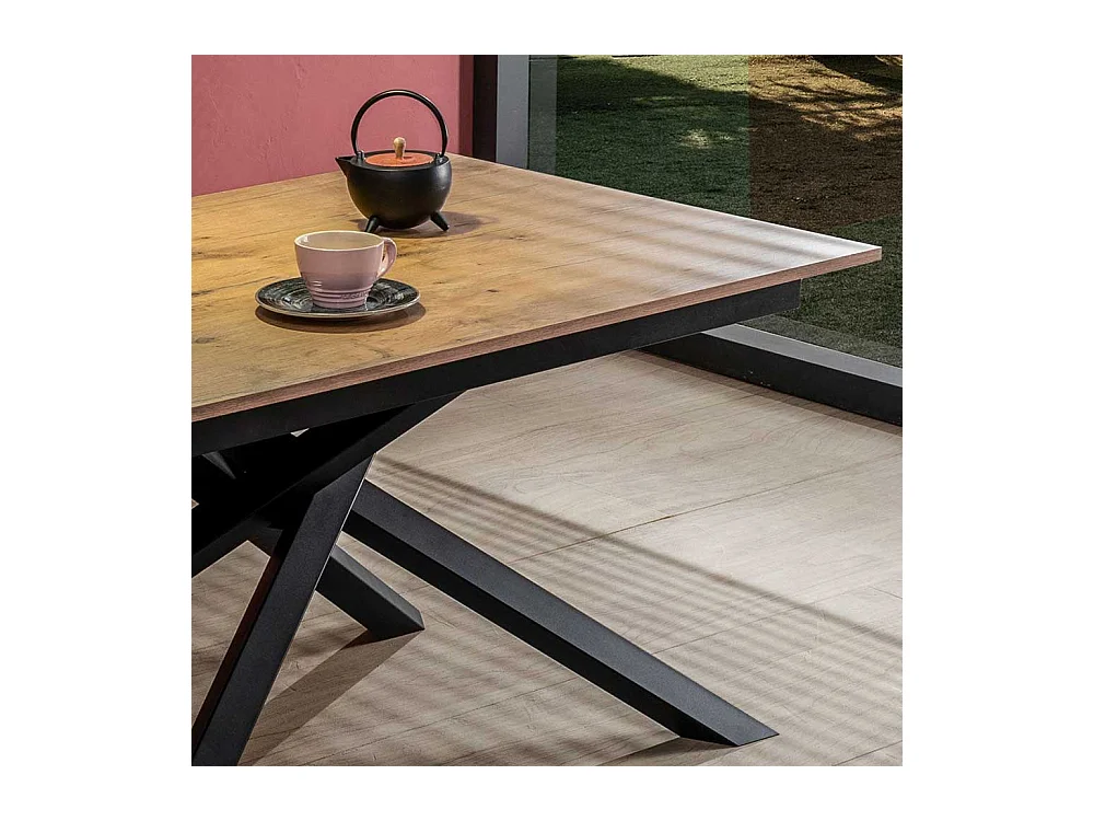 Ausziehbarer Esszimmertisch in Eichefarben und Schwarz Mikado Fußgestell