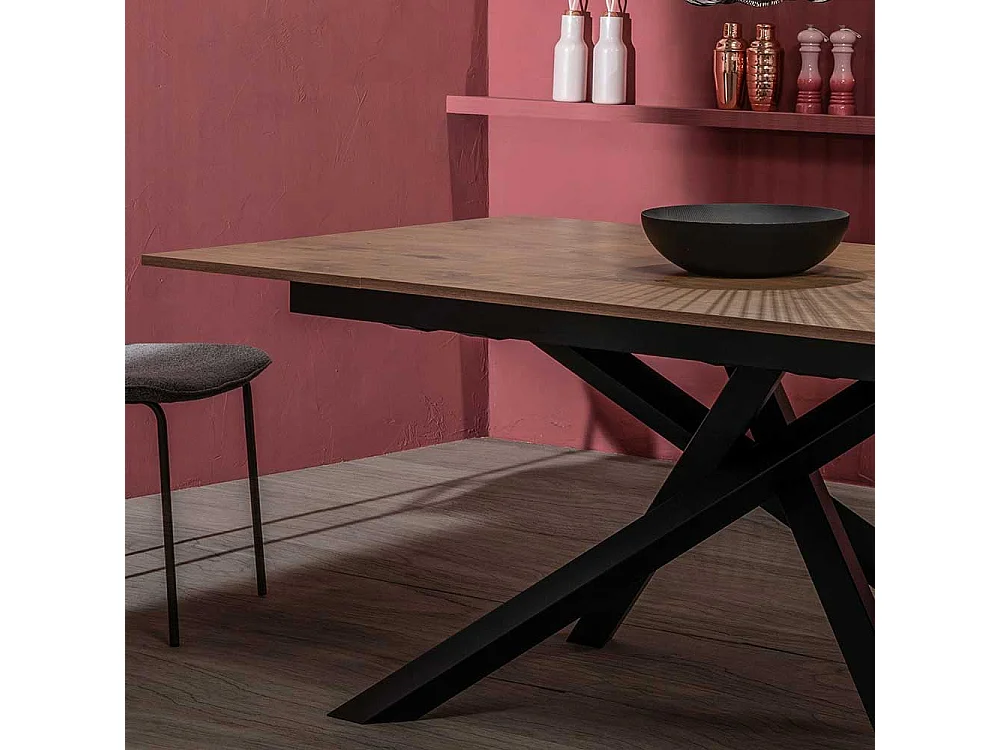 Ausziehbarer Esszimmertisch in Eichefarben und Schwarz Mikado Fußgestell