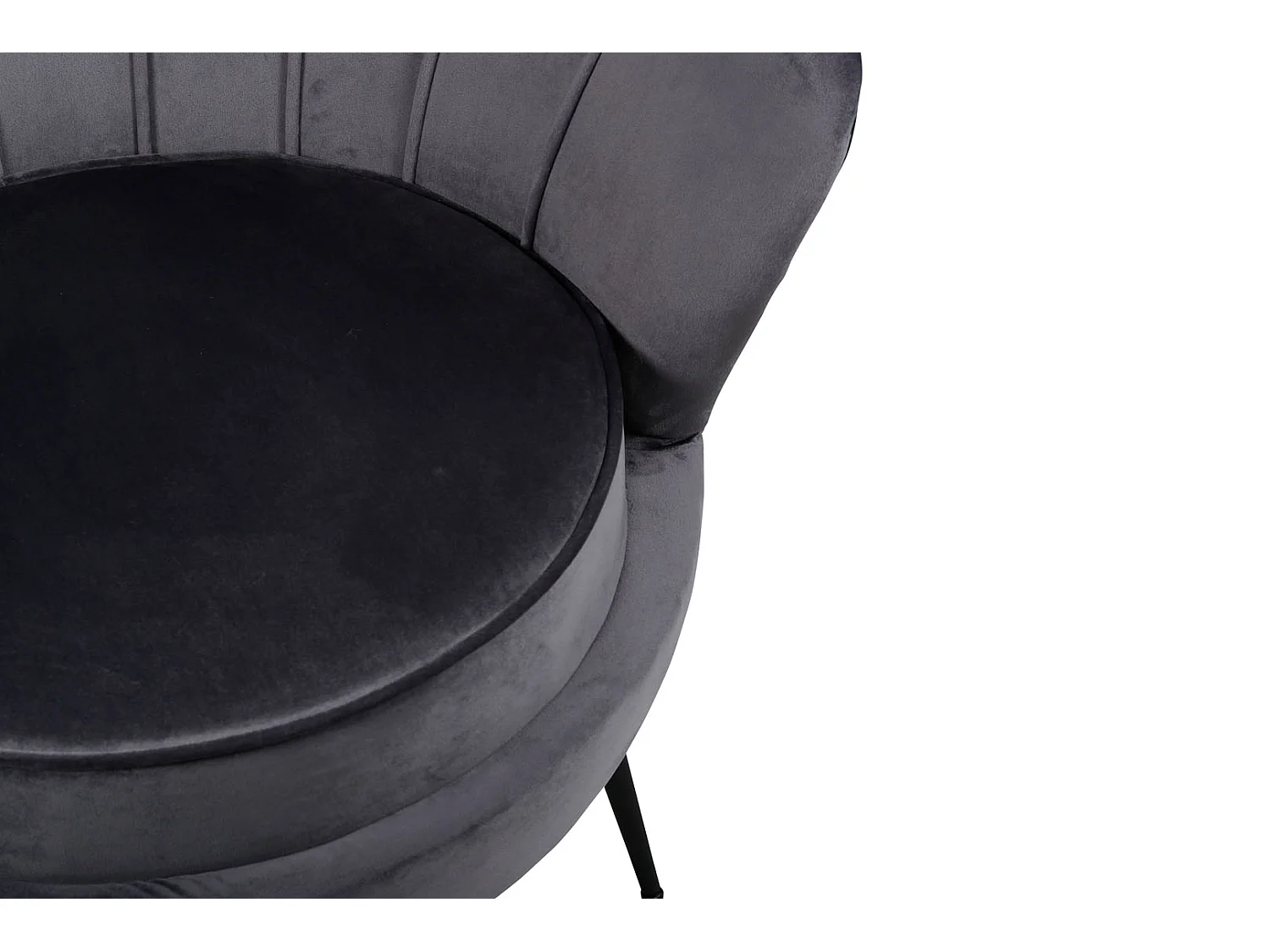 Nice fauteuil velours grijs.