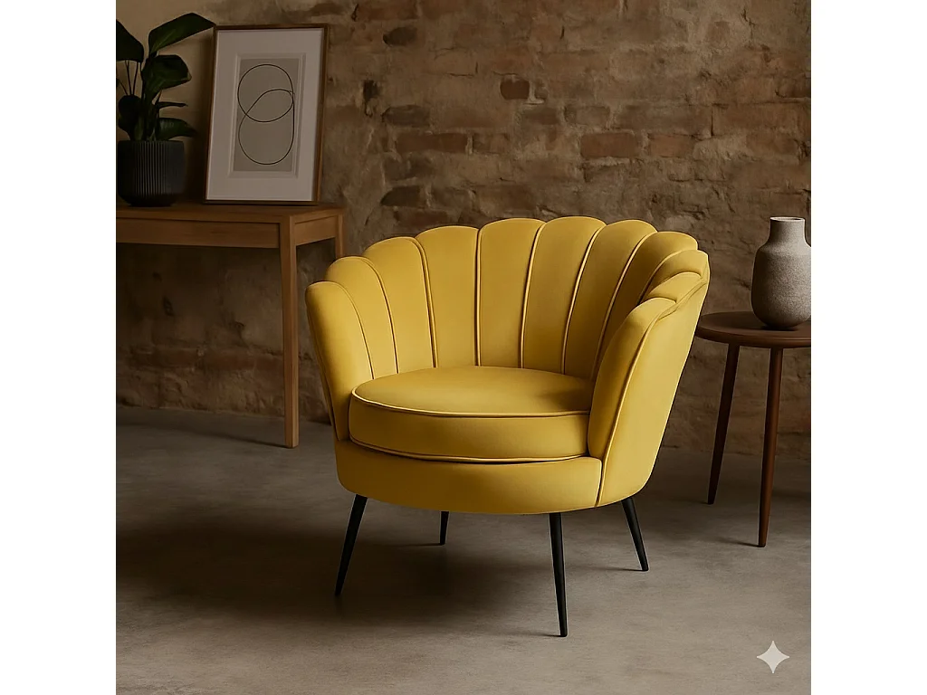 Nice Fauteuil en velours curry jaune.