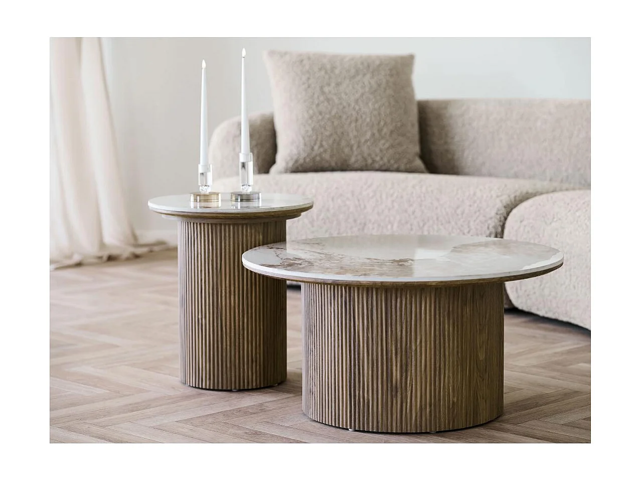 Isa table basse table d’angle Ø45 cm céramique blanche.