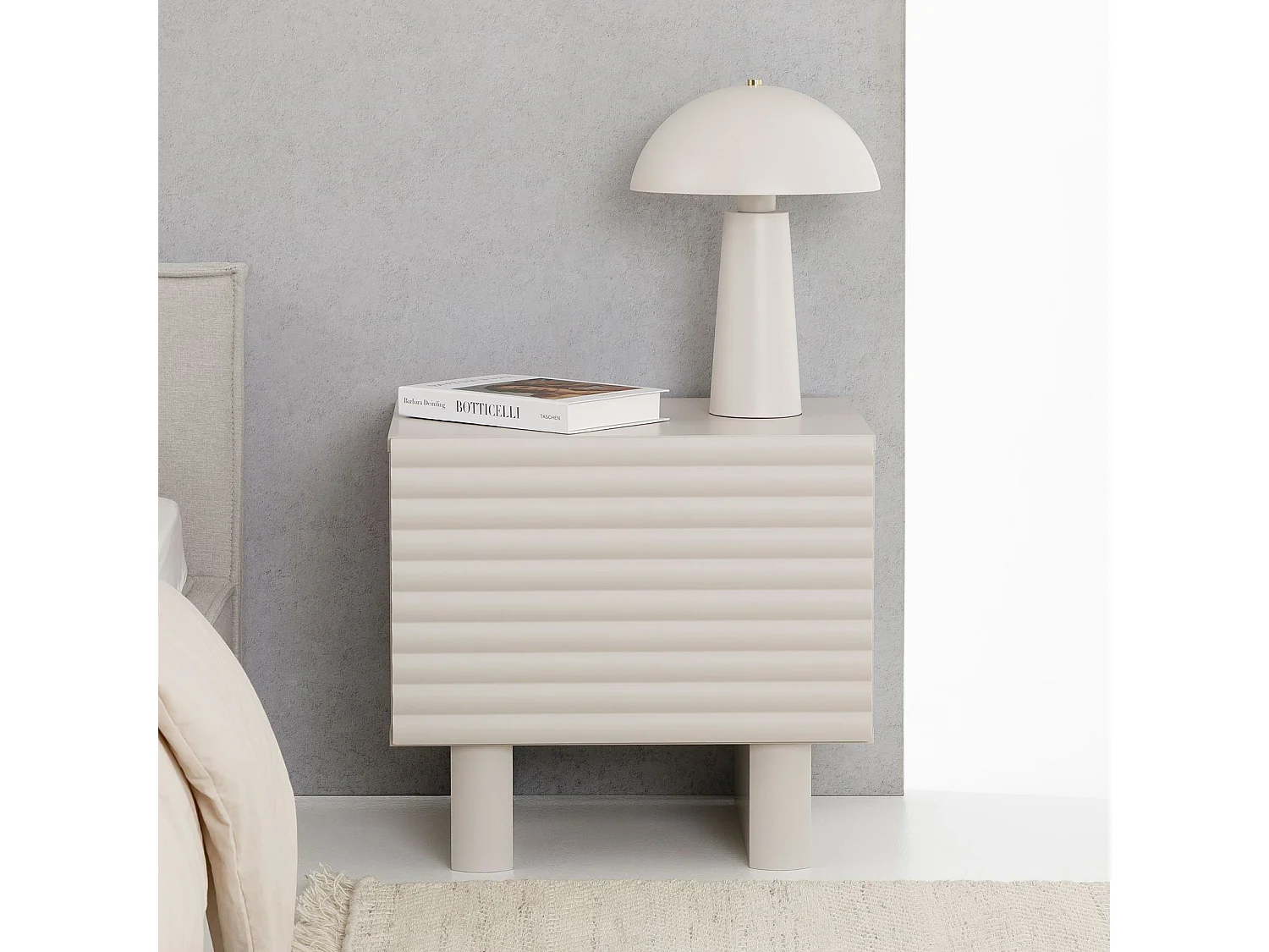 Table de chevet TURKU H 46 cm avec 1 Porte Style Cannelé, Couleur Blanc Cachemire, Design Moderne