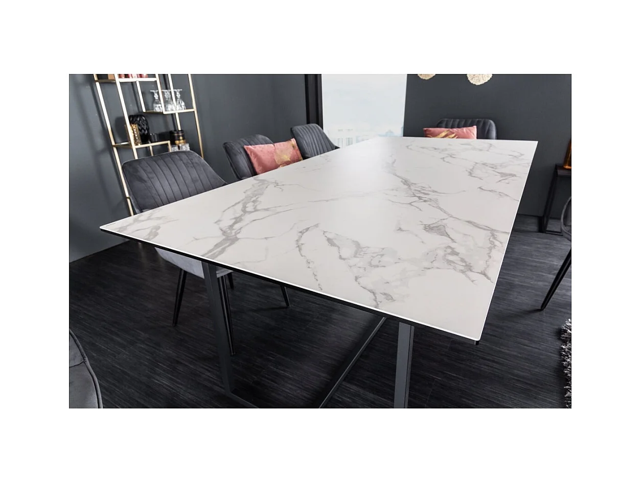 Table de salle à manger SIRAVA – Rectangulaire 200 cm – Effet marbre blanc et structure métal