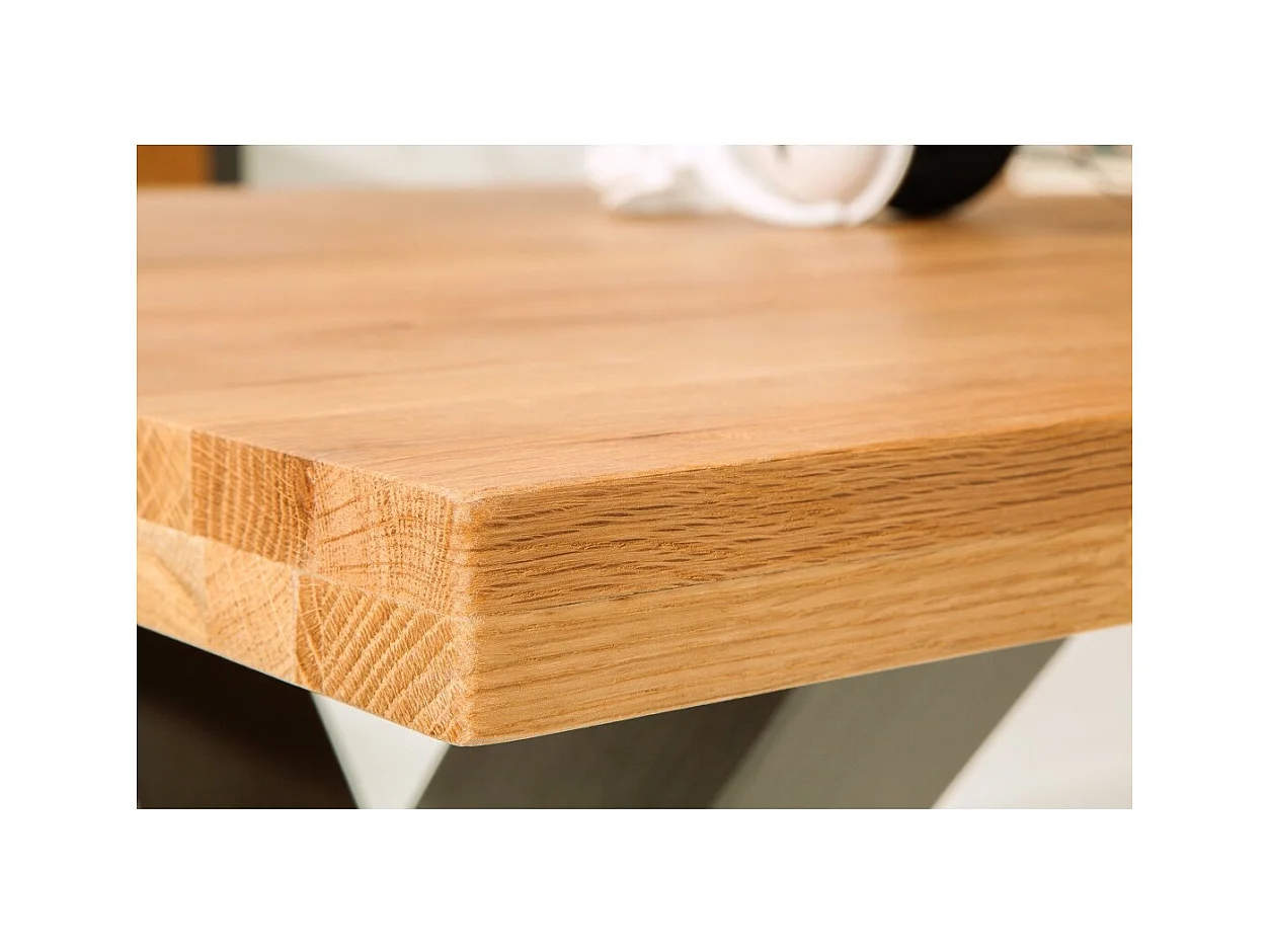 Table de salle à manger CAVARA – Chêne sauvage et métal noir – 240 cm – Style industriel