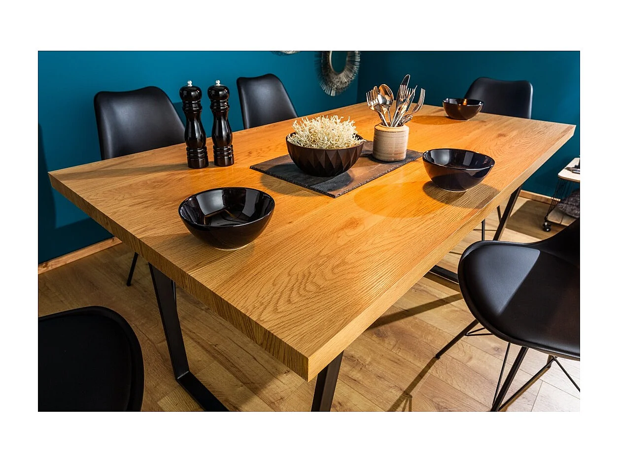 Table de salle à manger MERAX – aspect chêne clair et noir – 160 cm – Style industriel