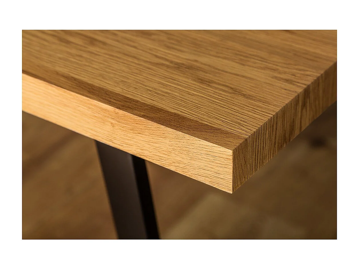 Table de salle à manger MERAX – aspect chêne clair et noir – 160 cm – Style industriel