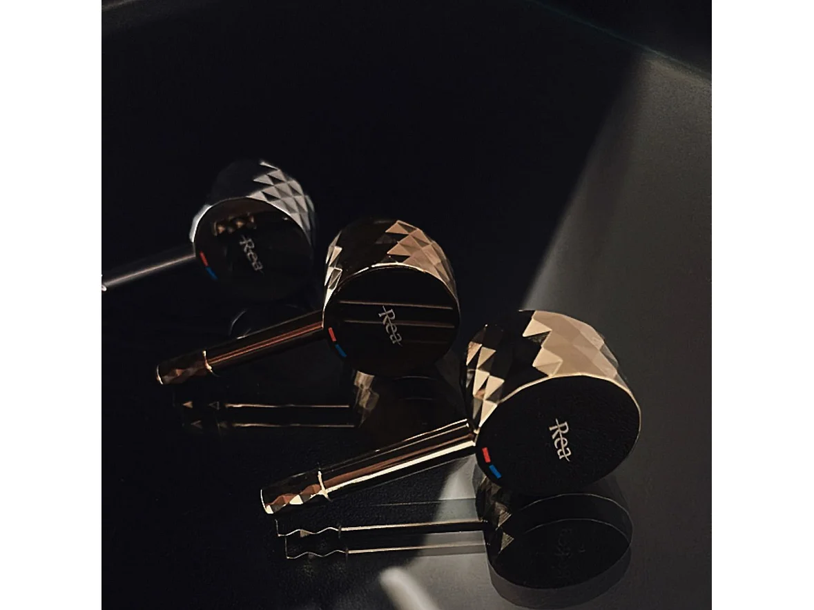 Torneira Para Bidê Rea Lungo Loop Diamond Golden