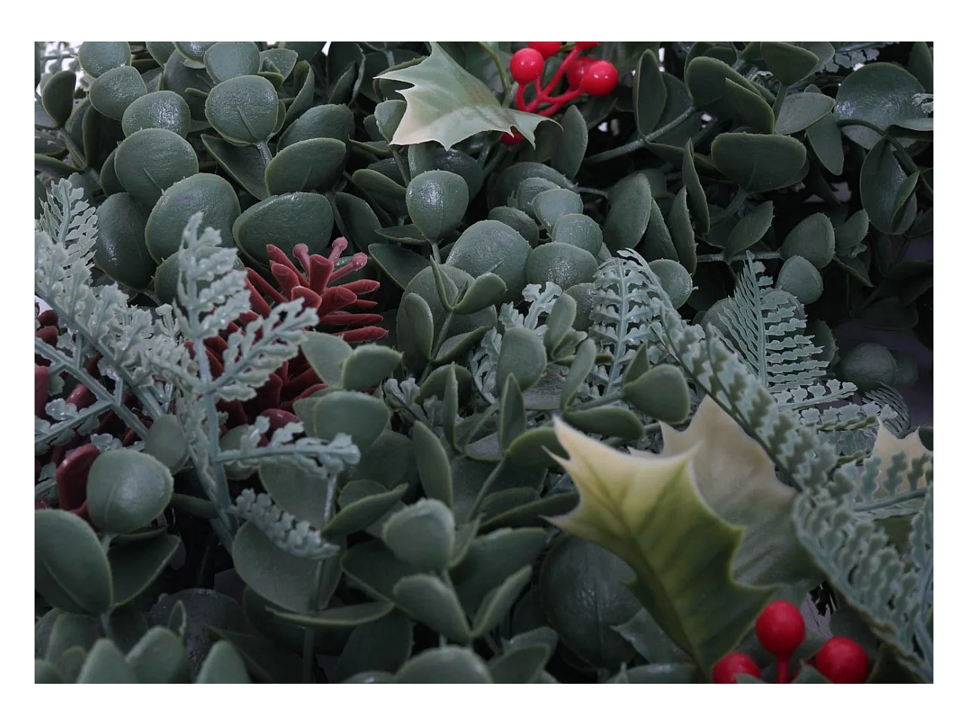 Künstlicher Kranz MCW-O98, Grün mit roten Beeren