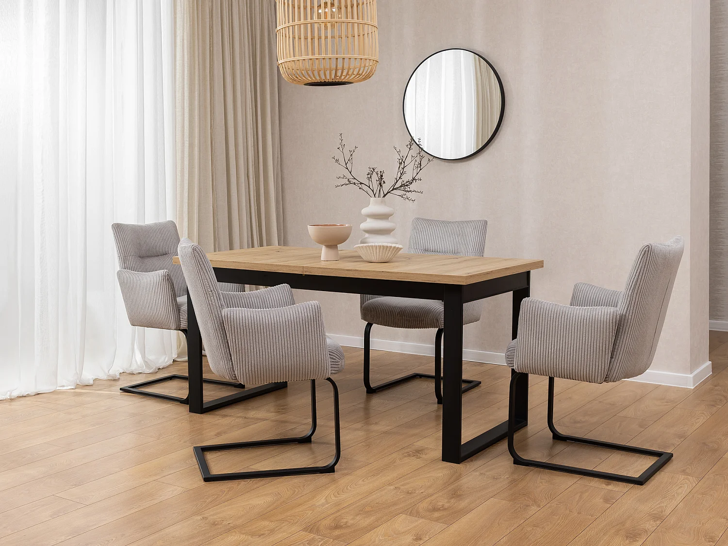 Lot de 2 chaises rembourrées au design moderne, en velours côtelé gris, avec accoudoirs et piètement luge en métal noir - Hera