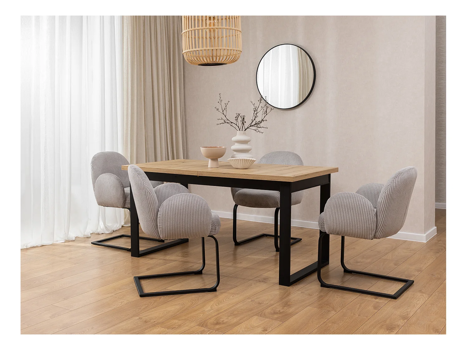 Lot de 2 chaises rembourrées de style Japandi au design arrondi, en velours côtelé gris avec une structure en métal noir - Vela