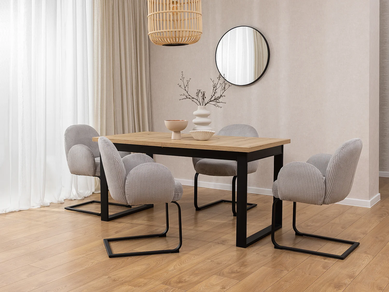 Lot de 2 chaises rembourrées de style Japandi au design arrondi, en velours côtelé gris avec une structure en métal noir - Vela