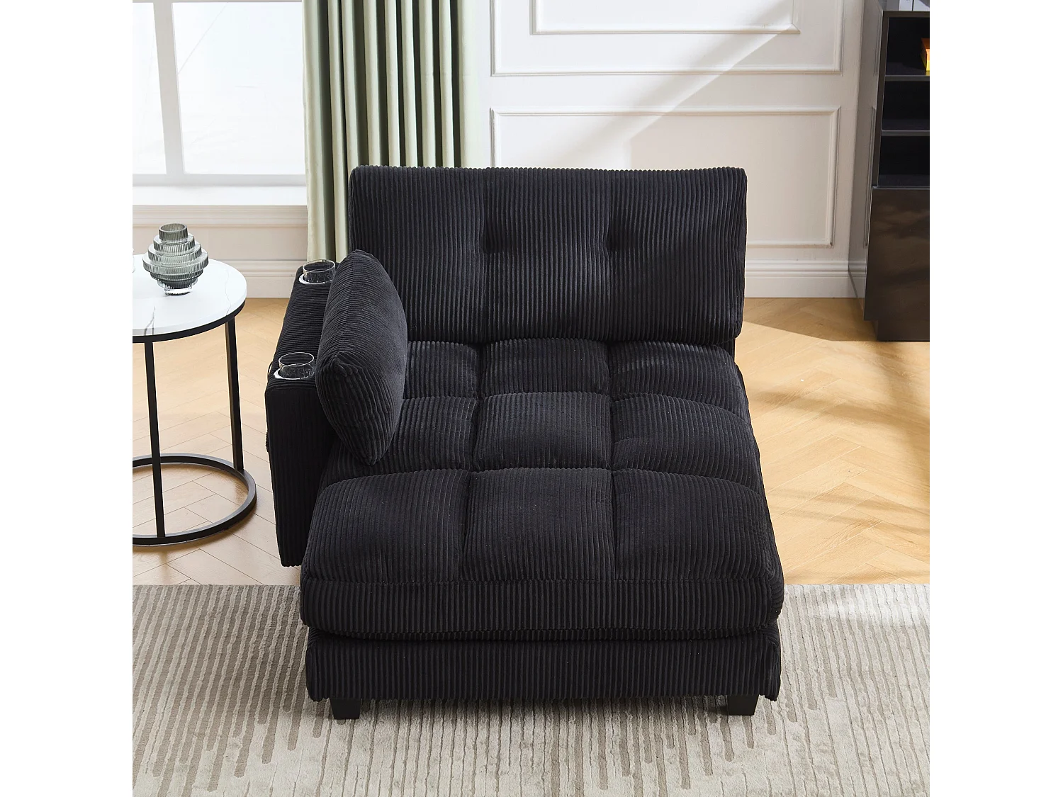 1-Sitzer-Sofa mit gepolsterter Rückenlehne, USB-Anschluss und Getränkehalter – Schwarzer Cord