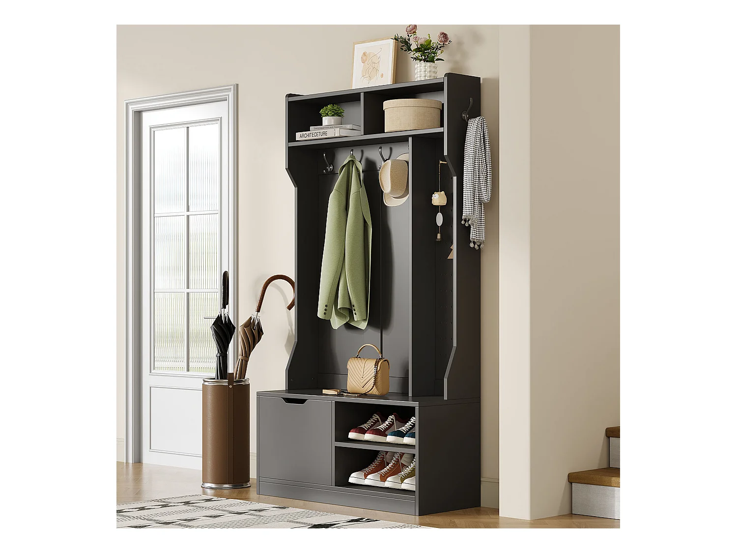 Porte-manteau noir avec 1 porte et 4 espaces de rangement ouverts, 6 crochets - pour l'entrée