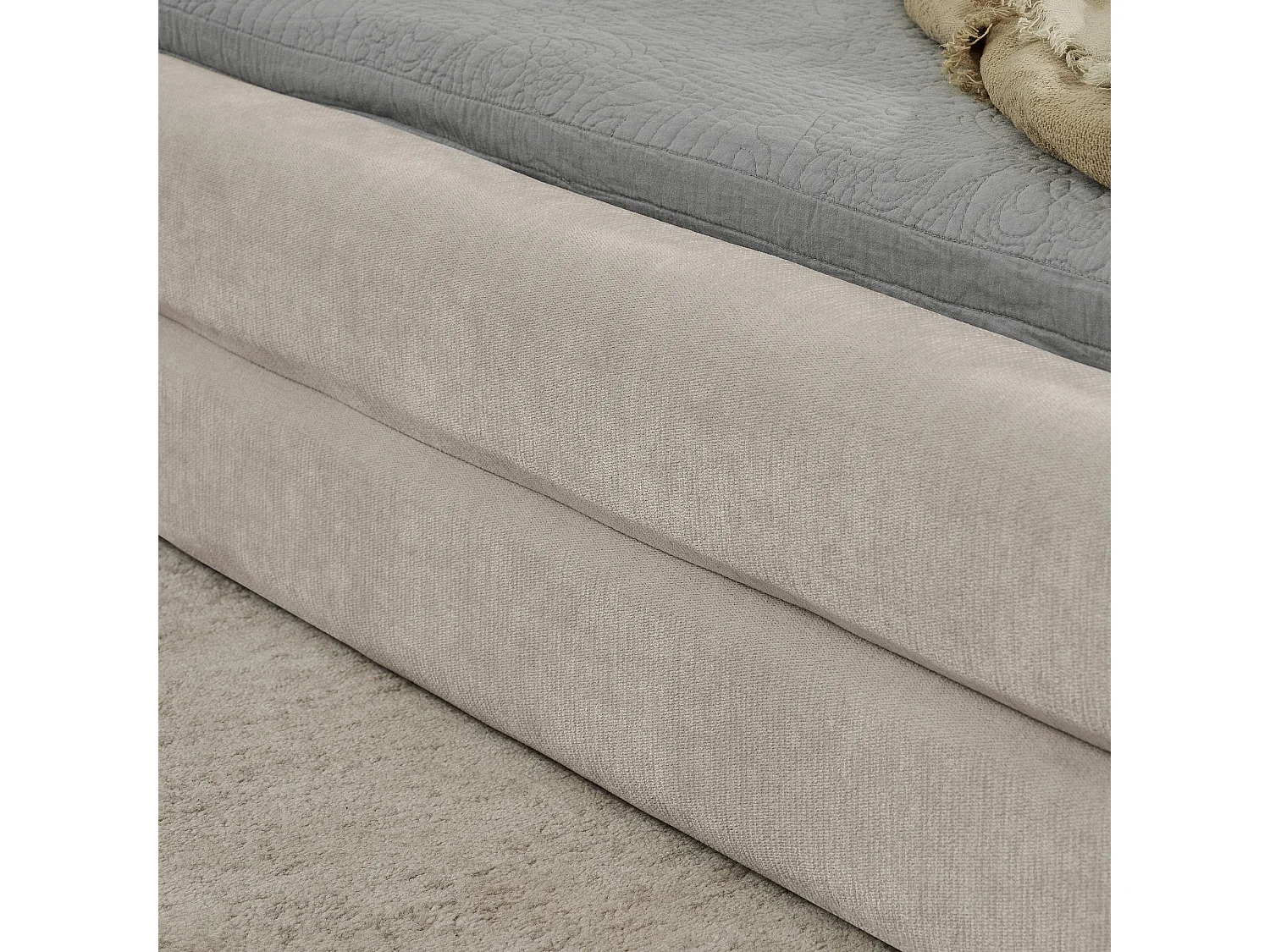 Tweepersoonsbed 140x200 cm met hoofdbord en gevoerde lattenbodem, chenille beige - zonder matras
