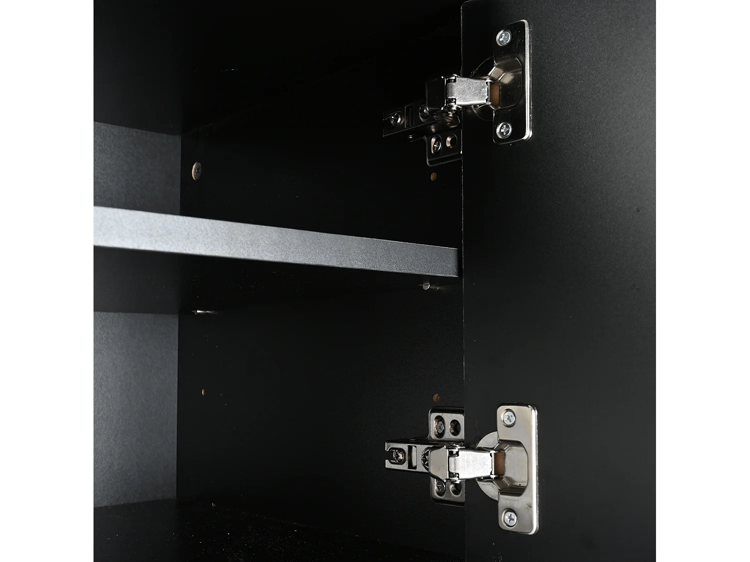 Meuble TV noir avec 4 portes cannelées et pieds dorés – pour salon et bureaux