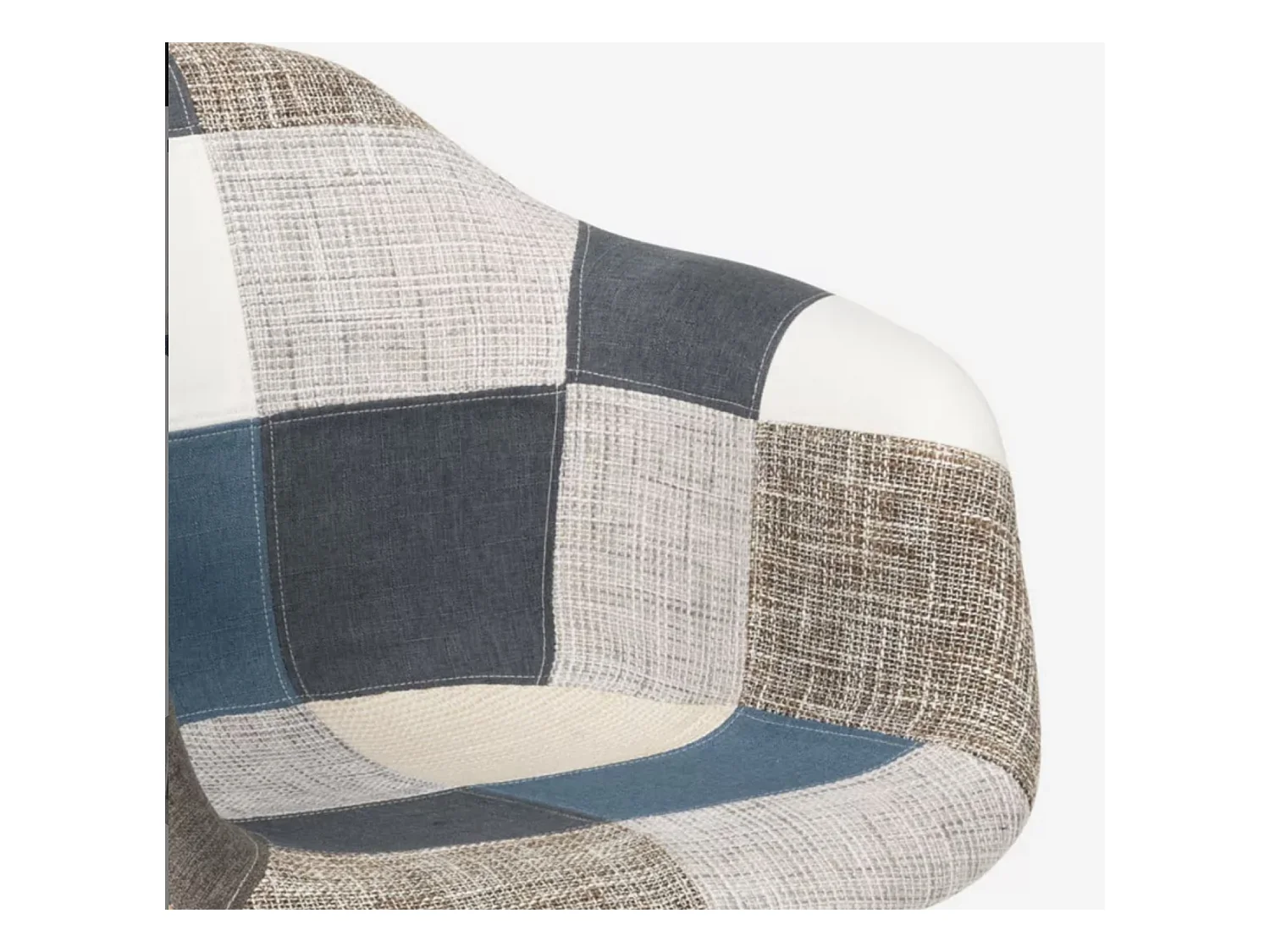 Fauteuil tissu patchwork bleu, gris, marron et pieds chêne clair Tarkal