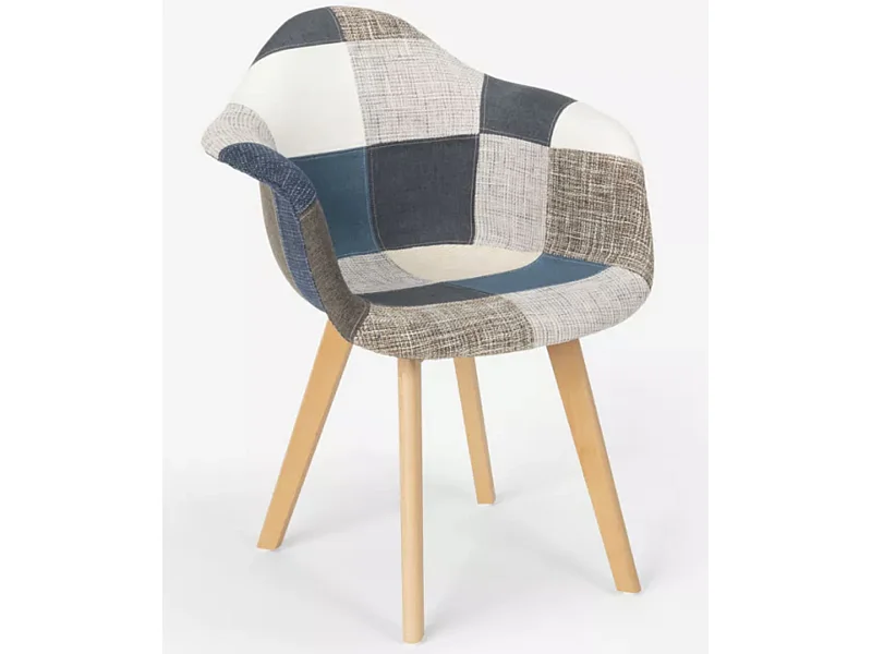 Tarkal fauteuil in blauwe, grijze, bruine patchworkstof en licht eikenhouten poten